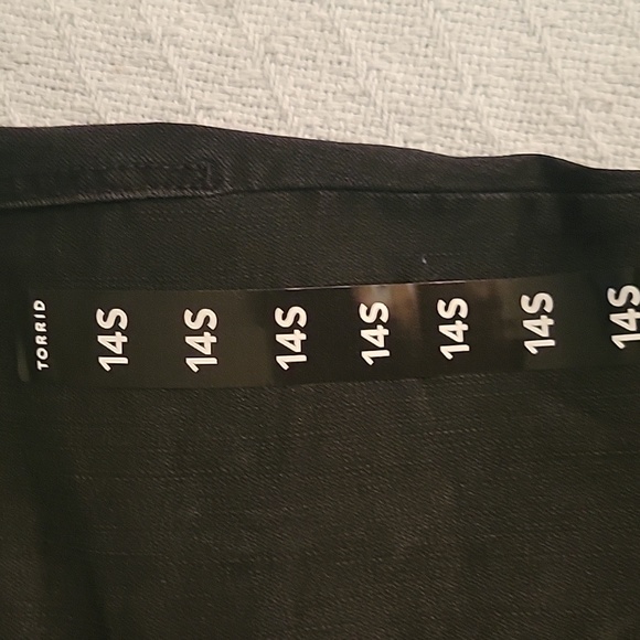 Torrid sky high skinny.  Size 14. New with tags - Picture 4 of 5